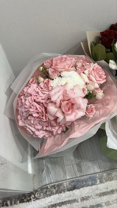 Цветы , букеты .
