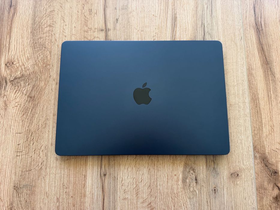 MacBook Air 15" M4 Chip 10-CPU, 10-GPU, 24GB RAM, 512GB SSD В ГАРАНЦИЯ