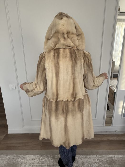 Норковая шуба с капюшоном