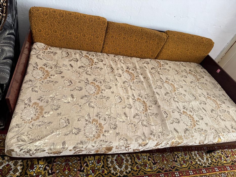 Продается диван.