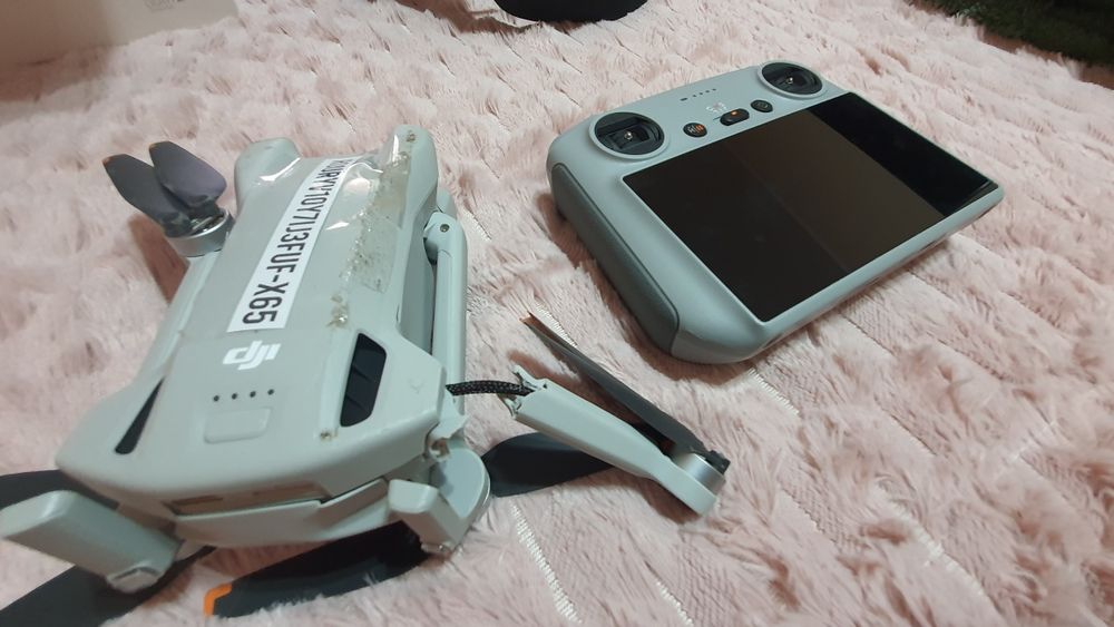 DJI Mini 3 Avariata + Smart Controler ca nou