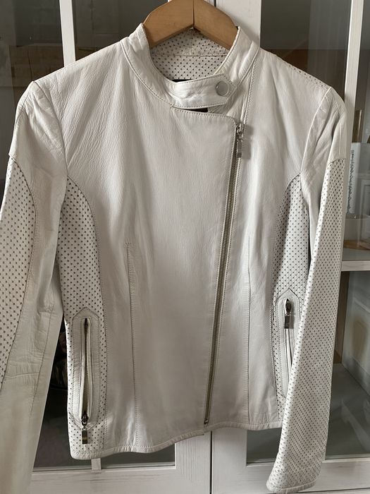 Яке от естествена кожа-коралов цвят на Зара