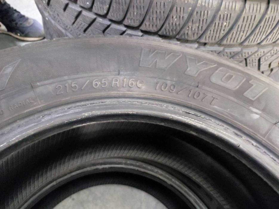 2бр.зимни гуми 215/65/16C Yokahama