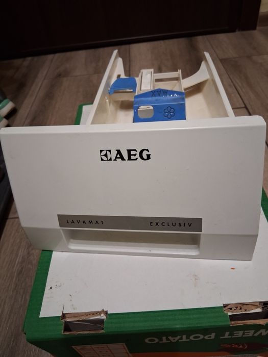 Пералня за резервни части AEG