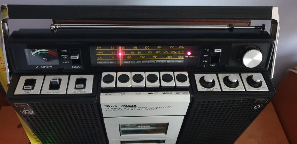 Radio Vintage  graetz euro page  Fair Mate  japan