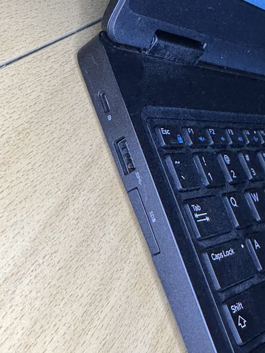 Dell Latitude E5570 i5 8gb ssd 256 w11
