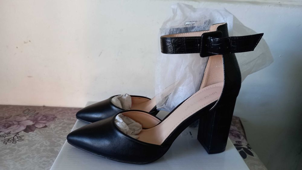 Pantofi dama ,noi, eleganti marime37