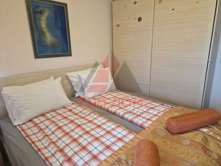 Дава се под наем Двустаен апартамент в к.к. Св.Св. Константин и Елена - 60 кв.м за 612 € - Снимка #1