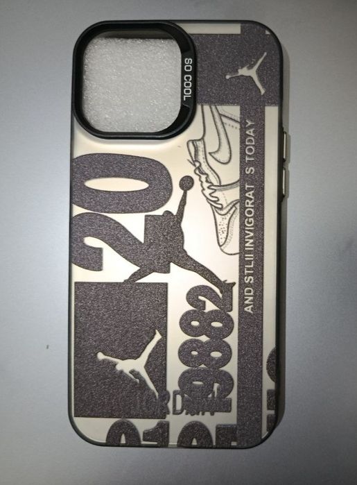iPhone chexollari 13 Dan 17 gachom