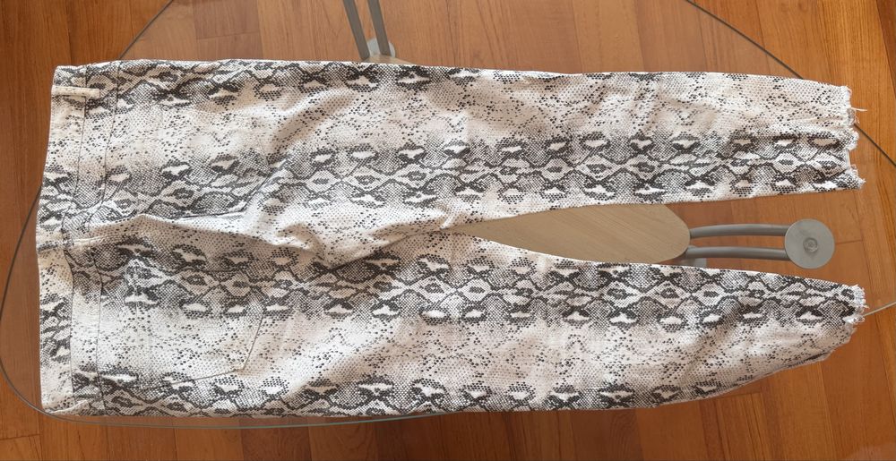 Pantaloni damă Zara