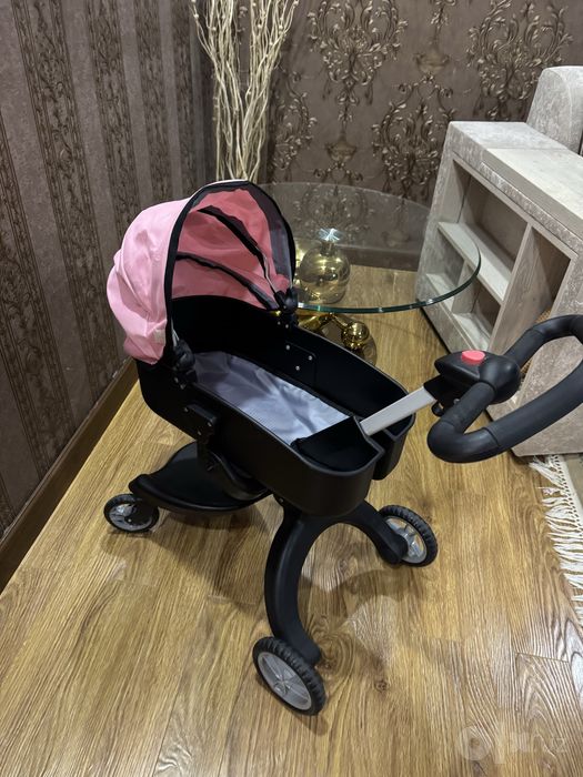 Продам игрушечную детскую коляску