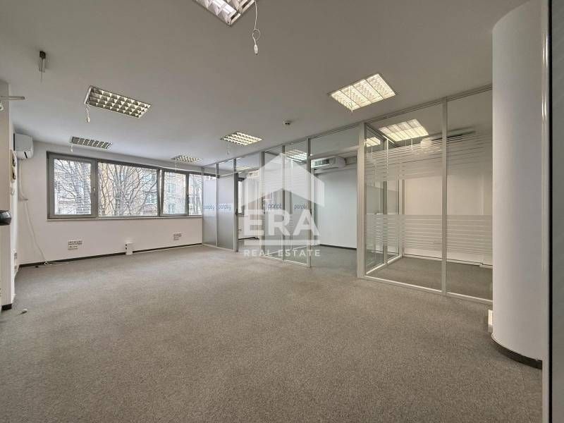 Дава се под наем Офис в София, Център - 500 кв.м за 6483.12 € - Снимка #8