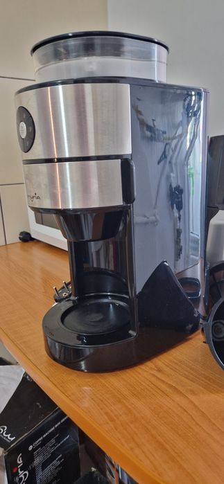 Aparat de cafea cu râșniță