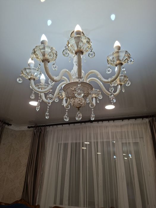 Продам люстру  бу