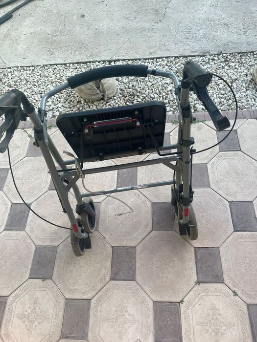 Ходунки на колесах (роллатор)