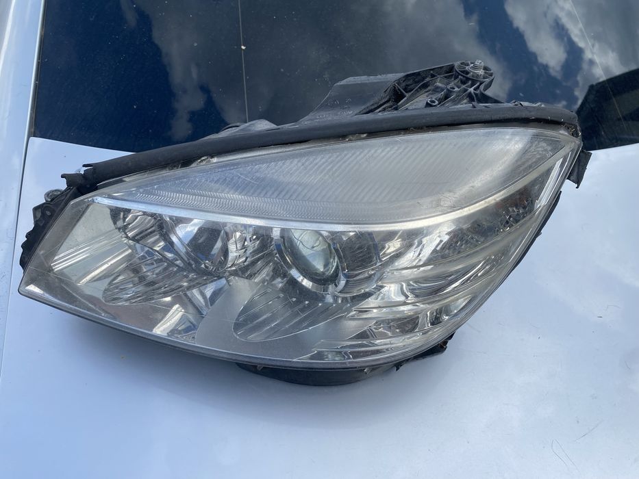 Far St Mercedes C W204 pret 500 lei