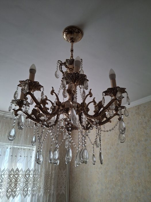 Люстра б/у 8 рожковый