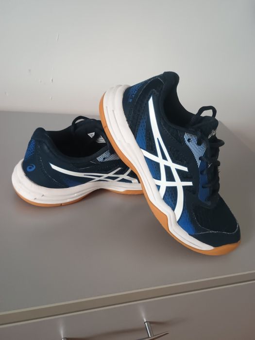 Adidași în stare foarte bună,Au talpa care nu aluneca,Interior 22 cm.