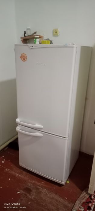 Холодильник двухкамерный