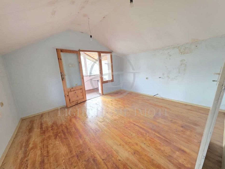 Реф. 2967 Къща / Тип Вила /  Двор