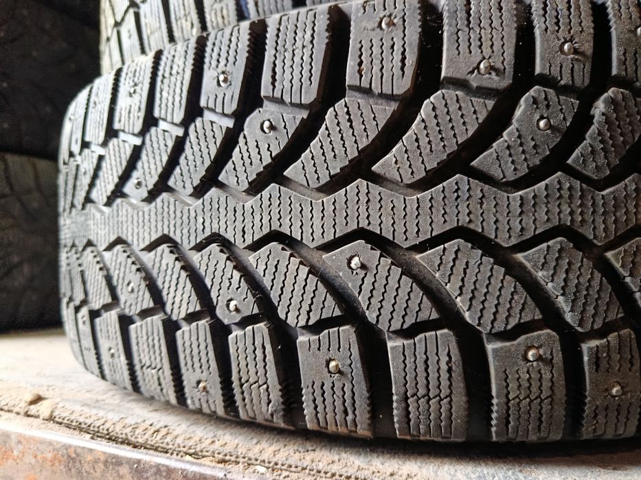 Pirelli 235 60 R18 комплект