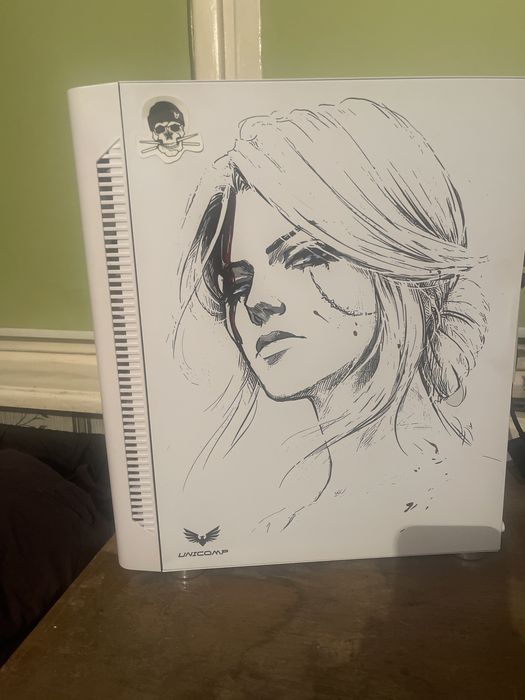 Корпус Unicomp с синей подсветкой и общей продуваймостью