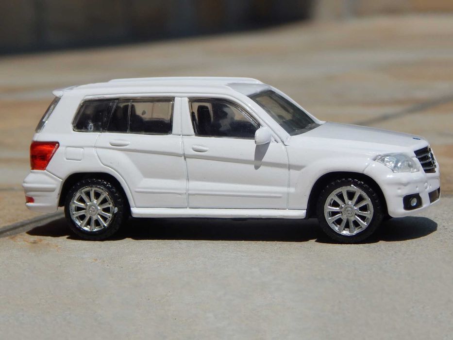 Macheta Mercedes-Benz GLK 350 4Matic 2008 sc 1:43