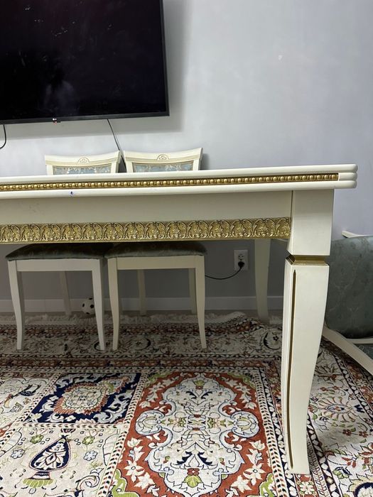 Продаётся гостевой стол