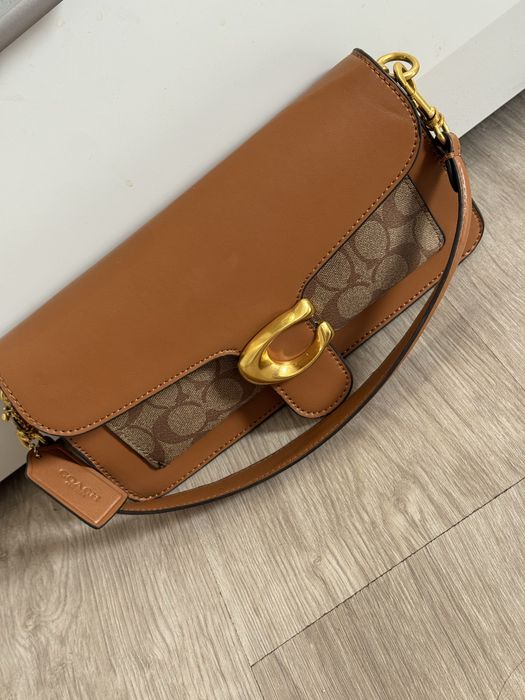 Чанта Elisabetta Franchi Fendi Coach Bottega Veneta