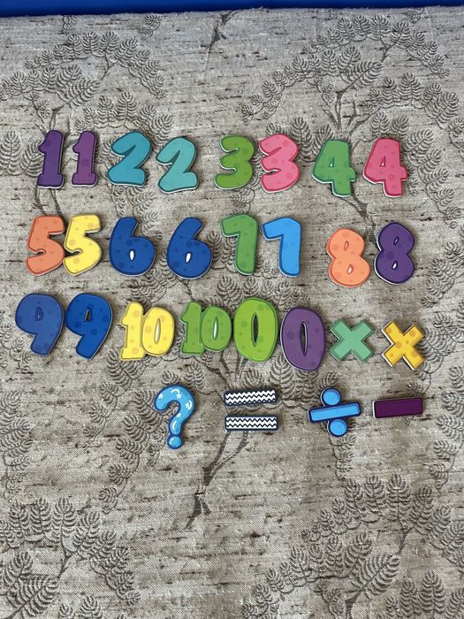 Магнитни букви, цифри, книги и изтриваеми карти