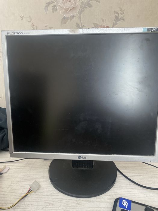 Монитор LG  моник лг