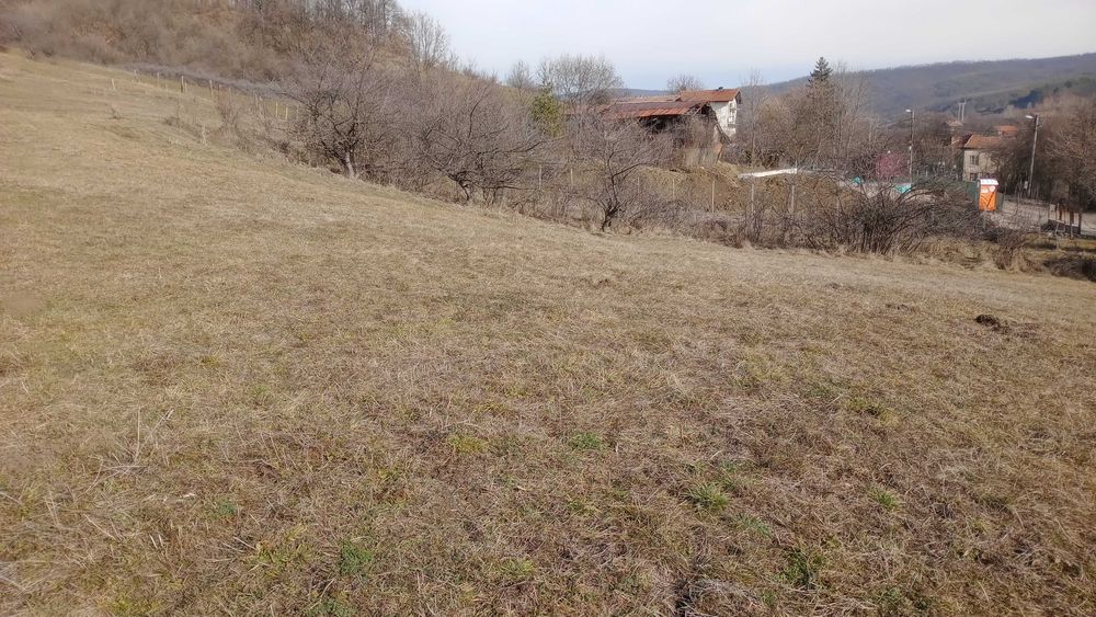 Продава се Парцел в Перник, Изток - 1400 кв.м за 68 €/кв.м - Снимка #2