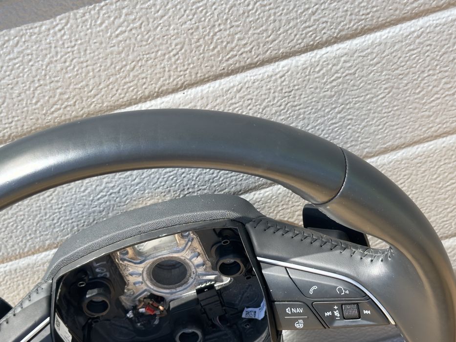 Волан AUDI A4 B9 Q7 4M 4M0419091N