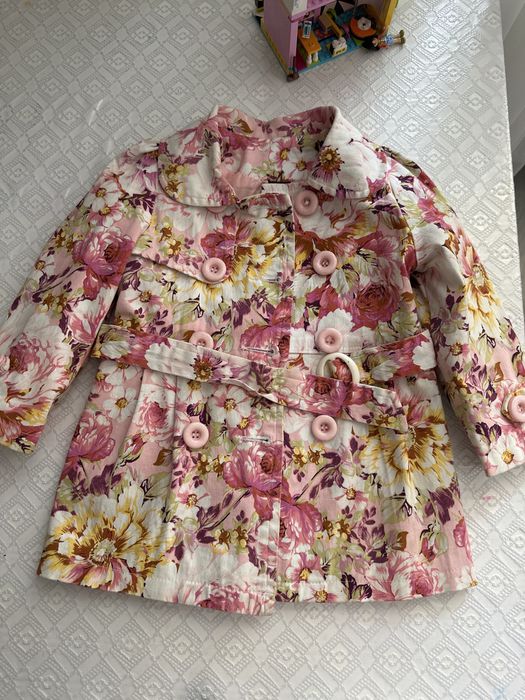 Пальто для девочки 2-3 года. Материал качественный , фирма babi Gap