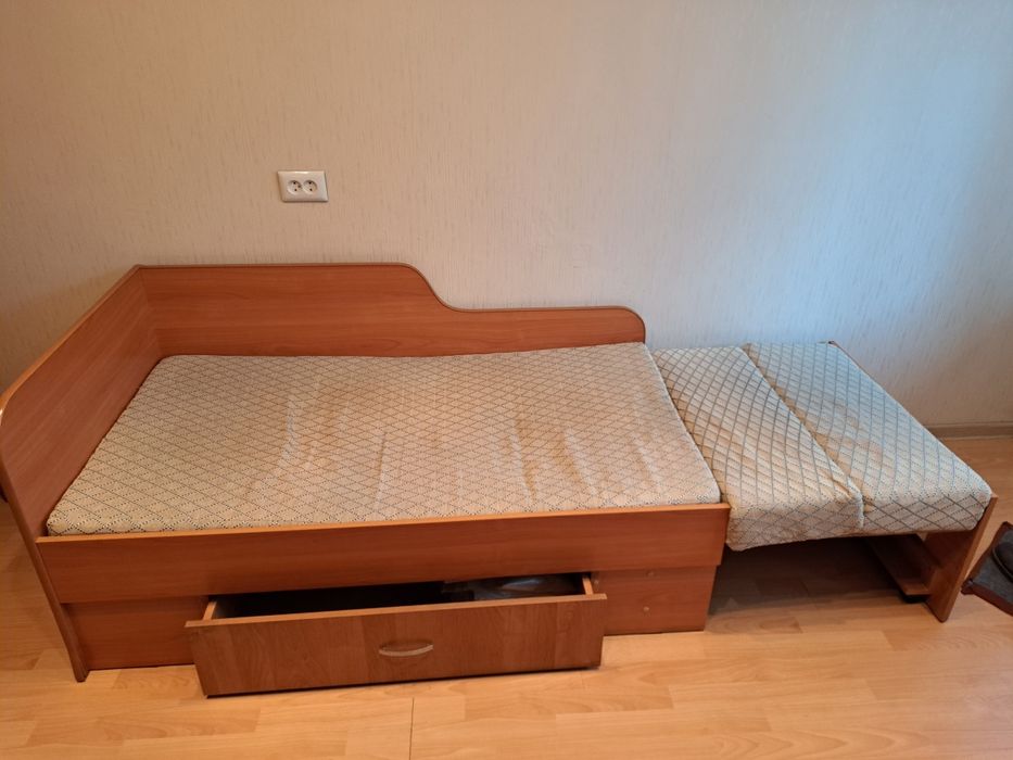 Продам подростковый диван