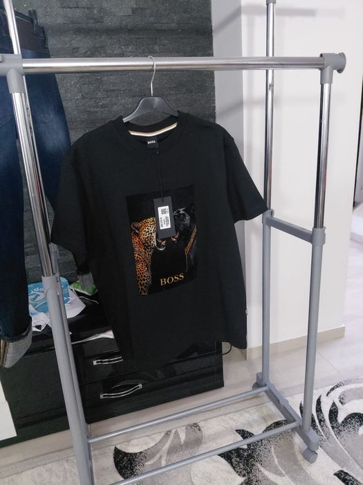 Tricouri diverse modele pentru bărbați premium