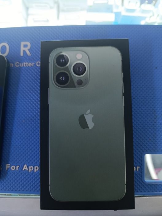 iPhone 13 pro Alpine Green