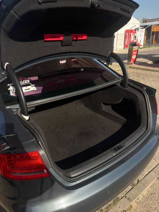 Se vinde Audi a4 b8 2.0 D
