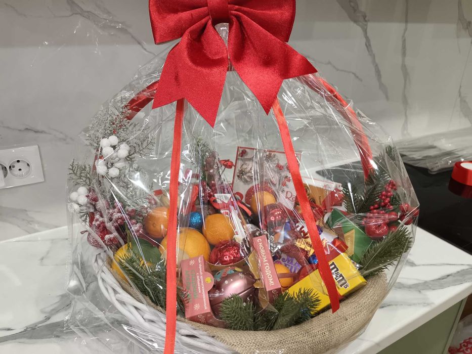 Принимаем заказы на подарочные корзины, коробочки, кулечки, подарки.