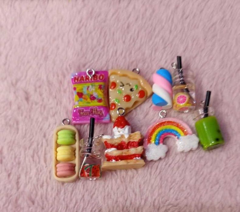 Мъниста и висулки.