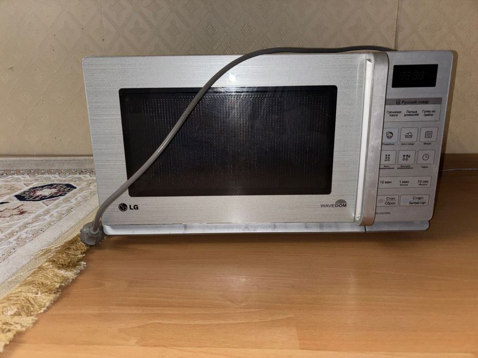 Микроволновка   Lg