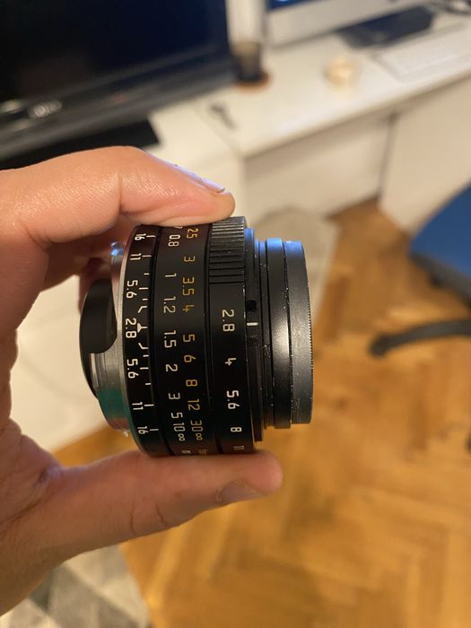 Leica Elmarit M 28mm lens