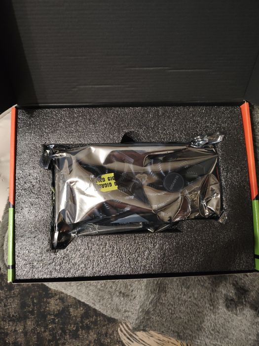 Продам видеокарту 1660