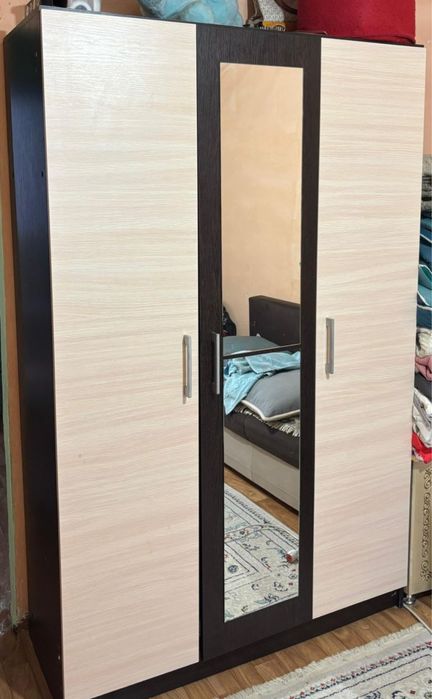 Шкаф для одежды.