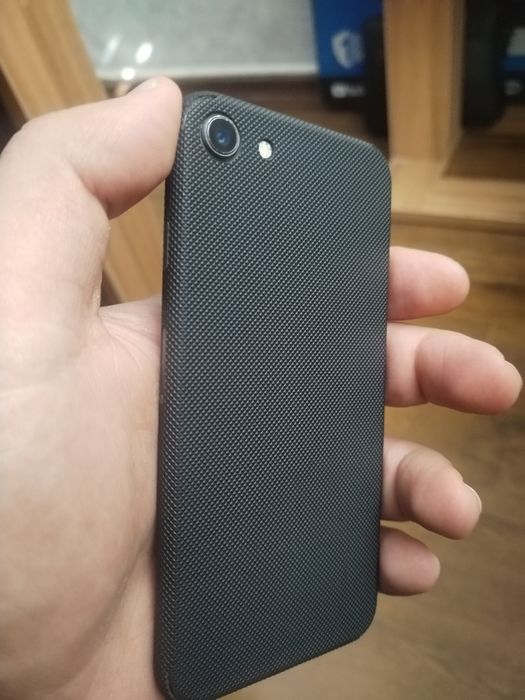 iPhone 8 64gb ideal kamera tiniq atpechatka ishlid