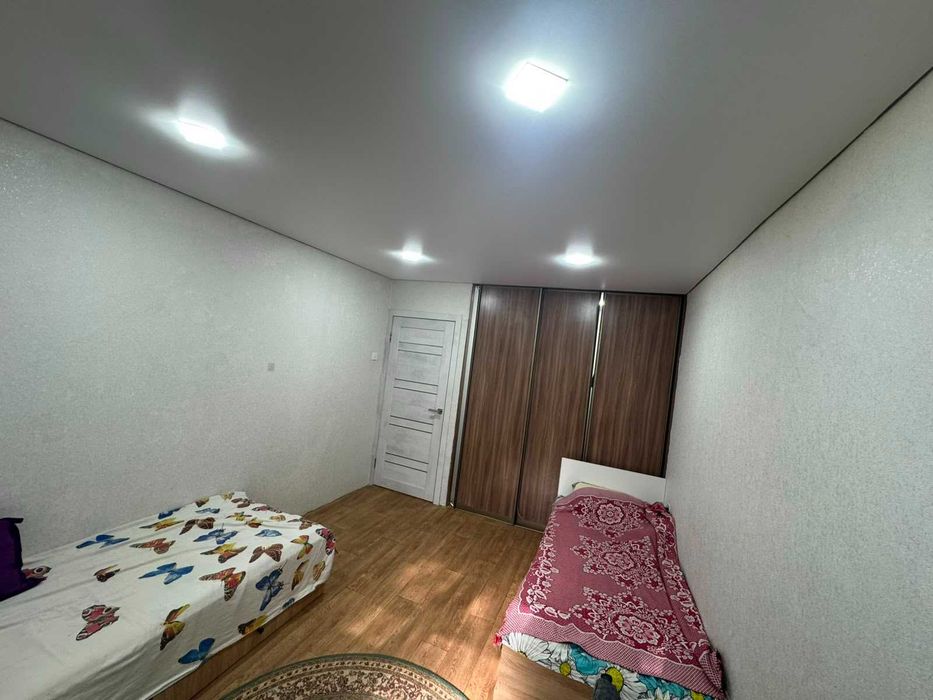 Продам 2 ку Ломоносова 17\3 2 этаж