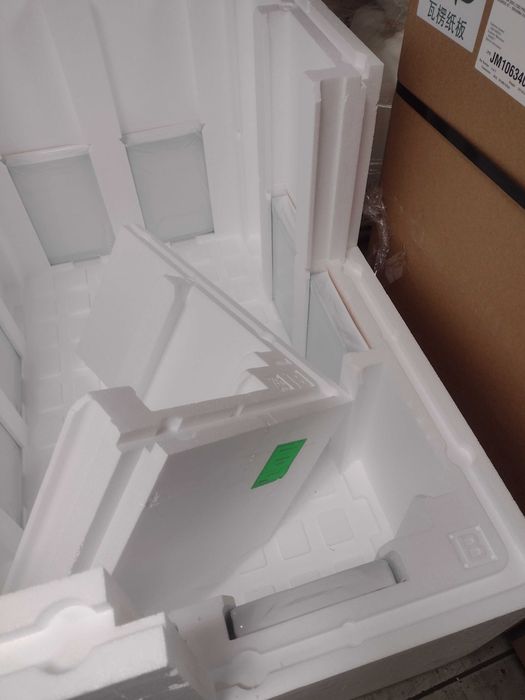 Хладилна кутия професионална голяма.