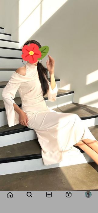 Платье изящное, статное