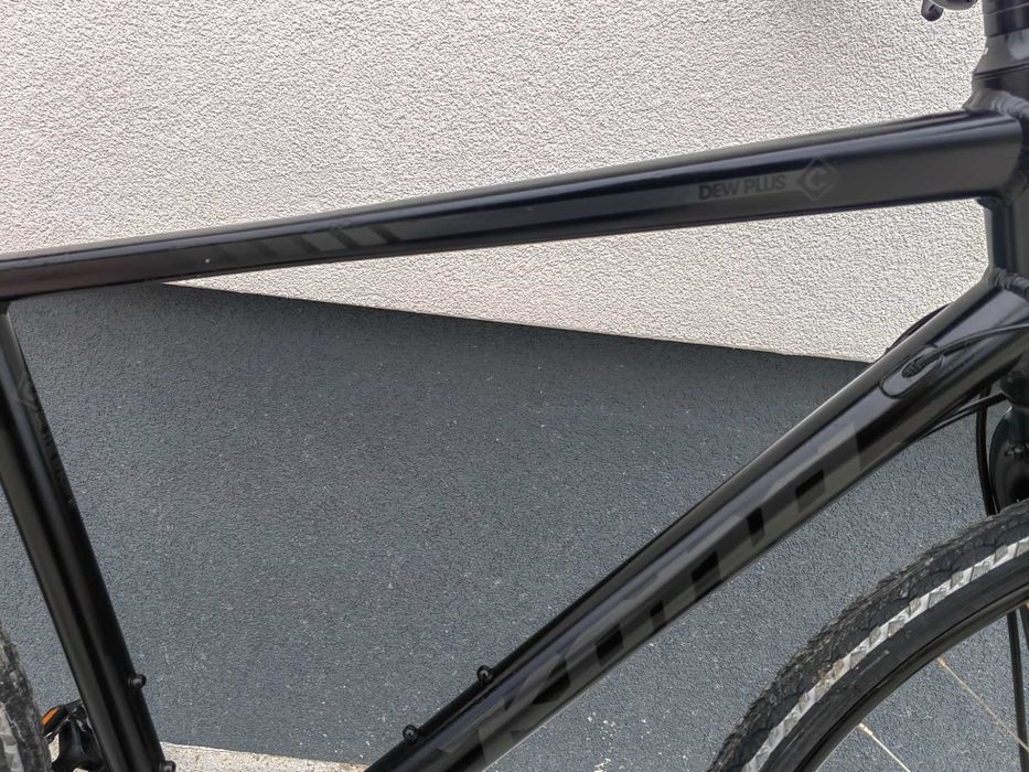 Kona 28", M размер, градски хибрид алуминиев велосипед, хидравлични спирачки