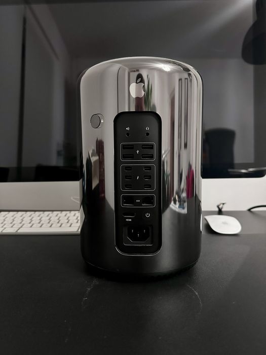 Mac Pro 6,1 - Trash can - Intel Xeon 3,7 - 16GB / 500 SSD